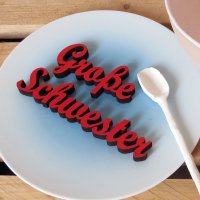 Gro&szlig;e Schwester
