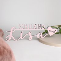 Schulkind mit Namen und Datum
