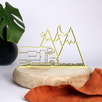 Wohnmobil und Berge mit individuellem Text