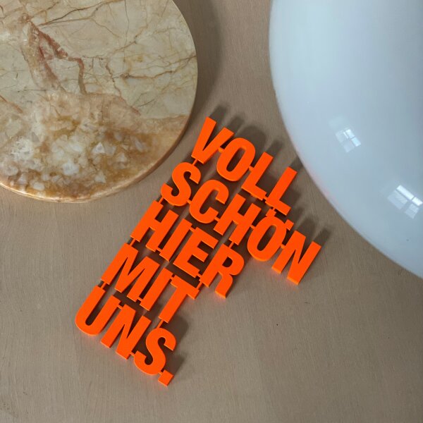 Voll schön hier mit uns.